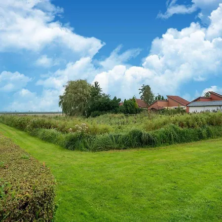 In South Holland With Shared Pool * Zevenhuizen (Zuidplas)