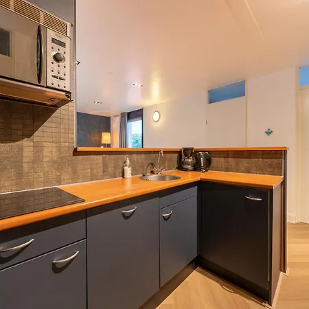 In South Holland With Shared Pool Hotel *